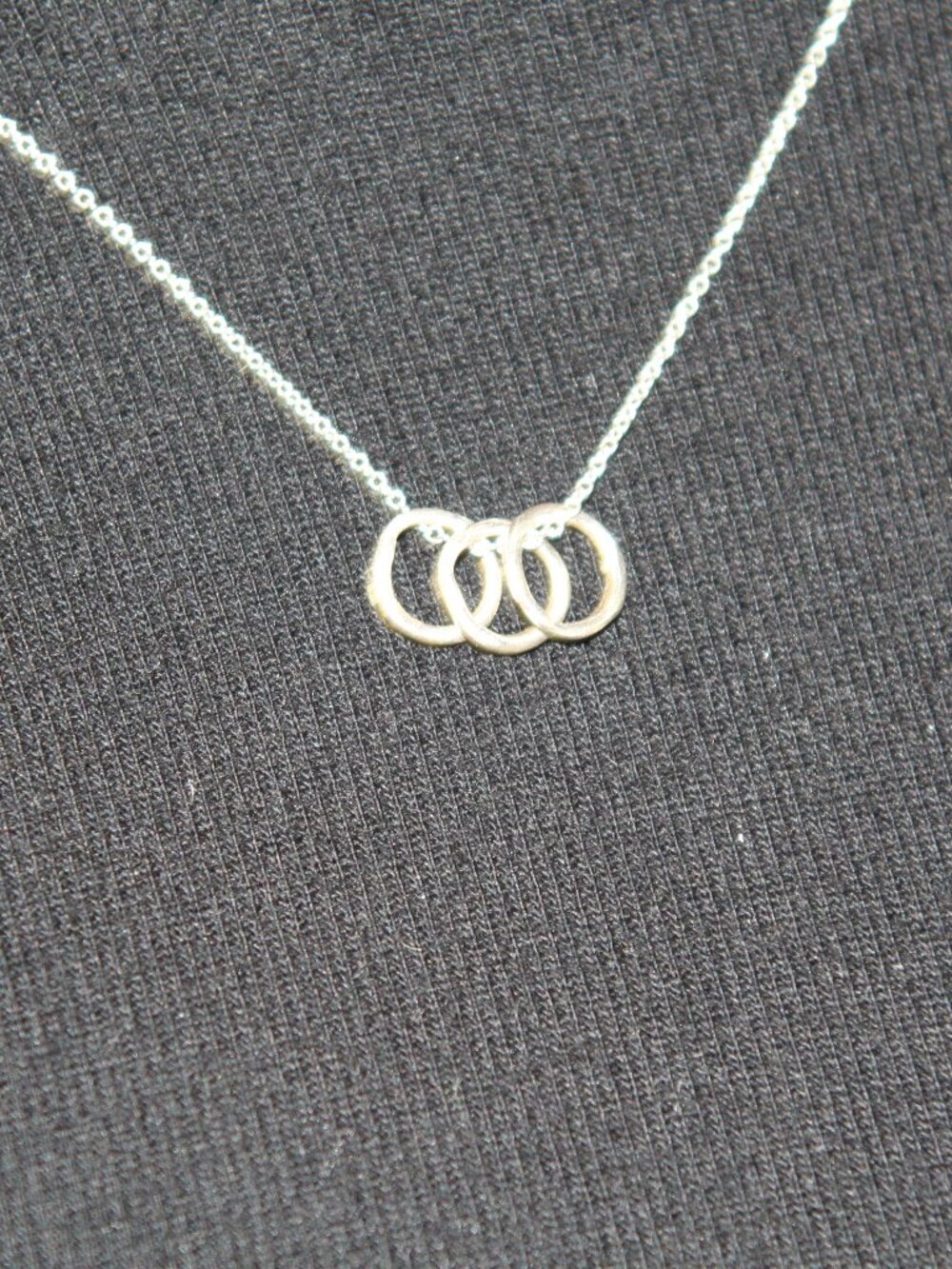 Silver Interlocking Circle Necklace Minimalist Dainty Layering 16-18"